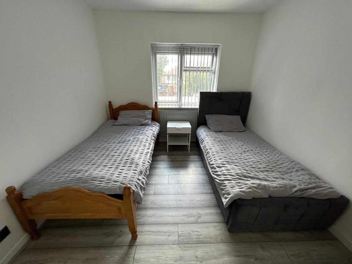 Lovely 3 Bedroom Entire Home With Street Parking - Close To Nec, Bhx Airport - Sleeps 6 Guests Ideal For Contractors & Families Birmingham Exterior foto